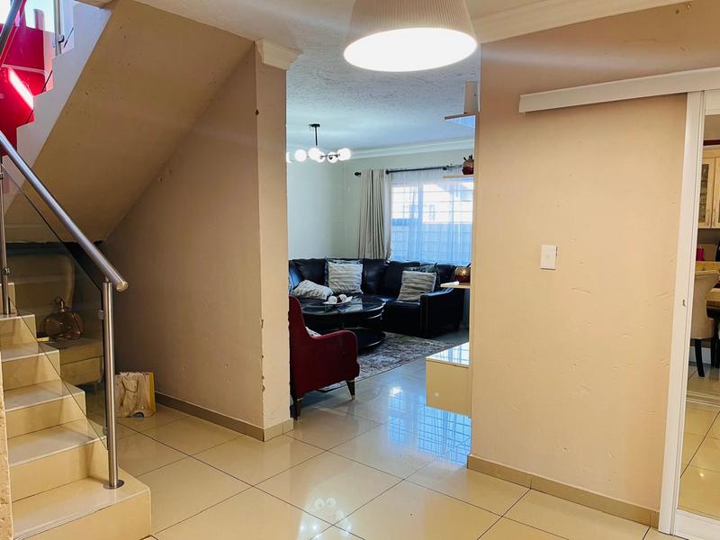 4 Bedroom Property for Sale in Fleurhof Gauteng
