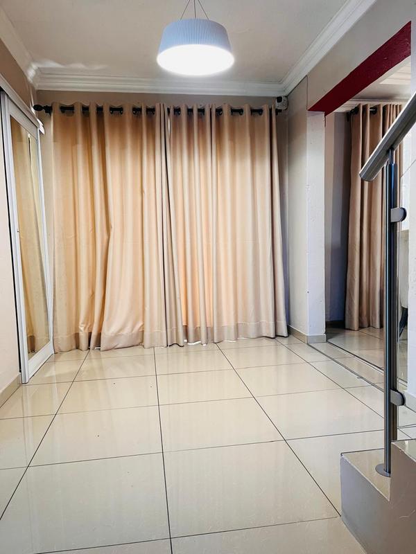 4 Bedroom Property for Sale in Fleurhof Gauteng