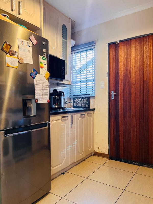 4 Bedroom Property for Sale in Fleurhof Gauteng