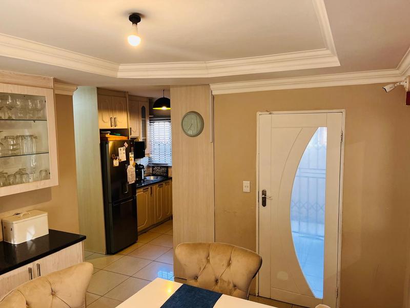4 Bedroom Property for Sale in Fleurhof Gauteng
