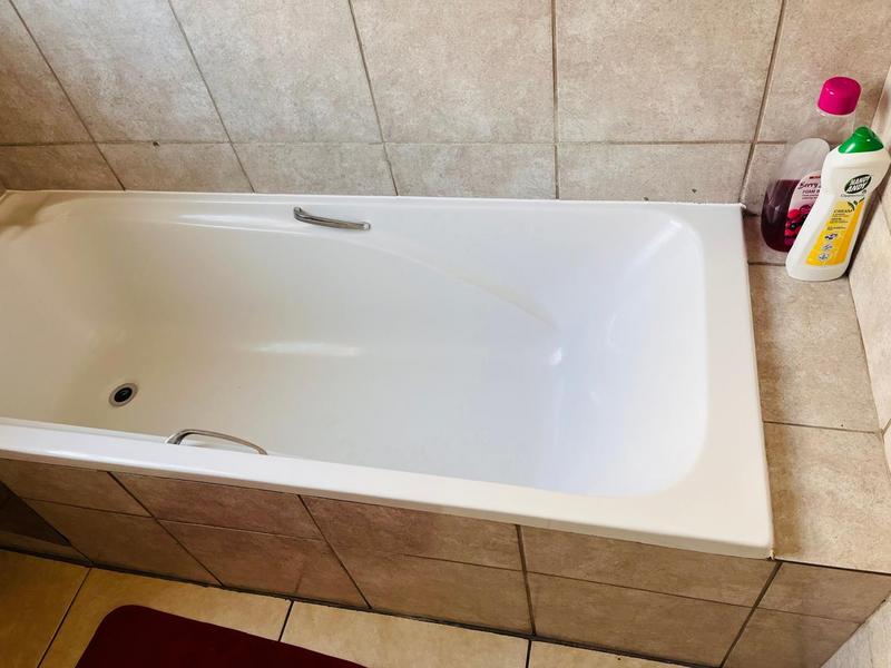 4 Bedroom Property for Sale in Fleurhof Gauteng