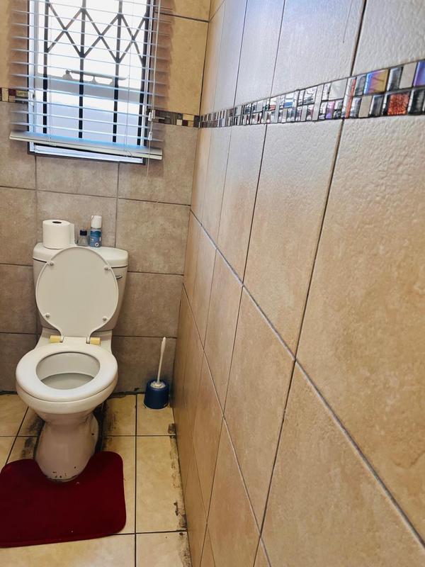 4 Bedroom Property for Sale in Fleurhof Gauteng