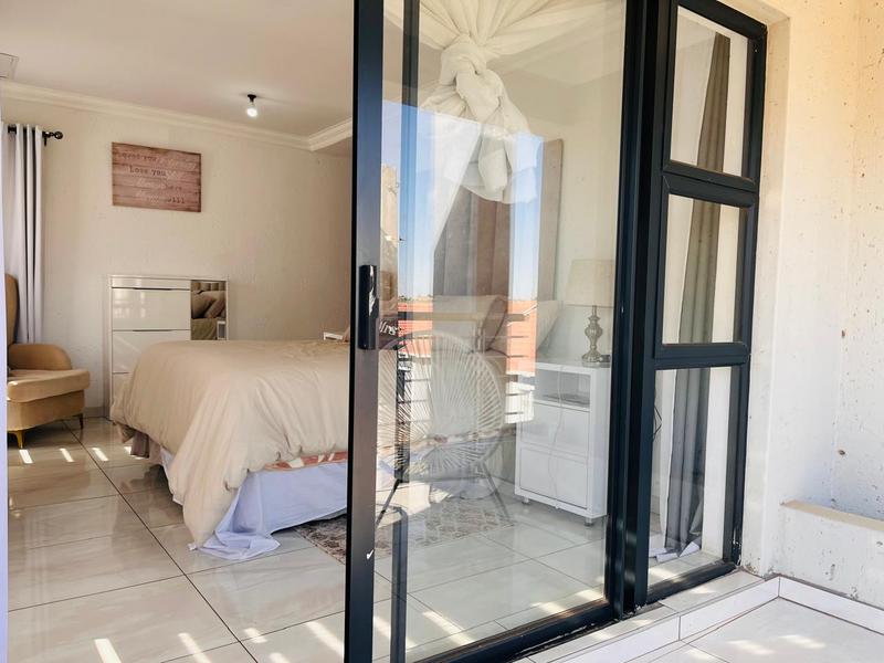 4 Bedroom Property for Sale in Fleurhof Gauteng