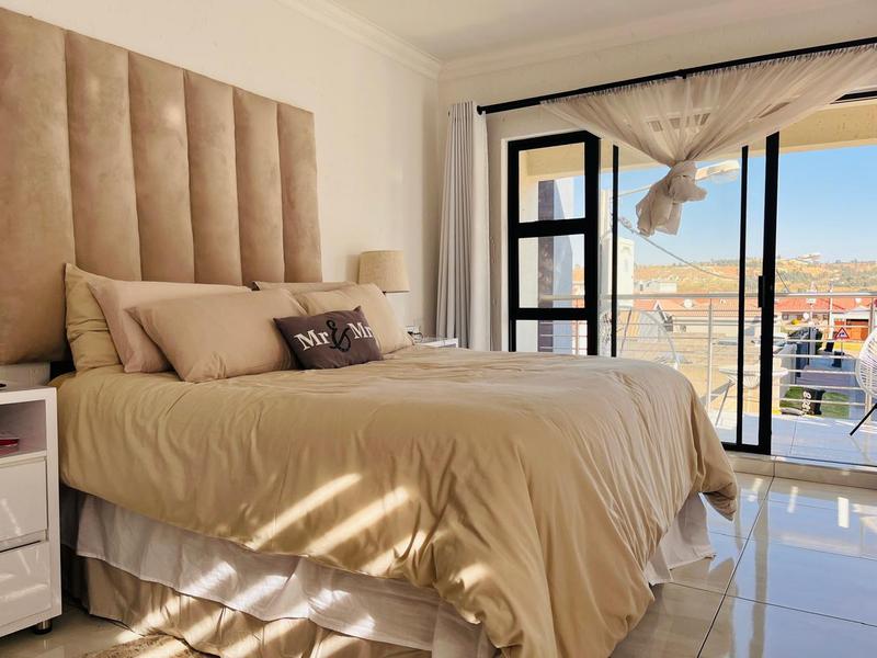 4 Bedroom Property for Sale in Fleurhof Gauteng