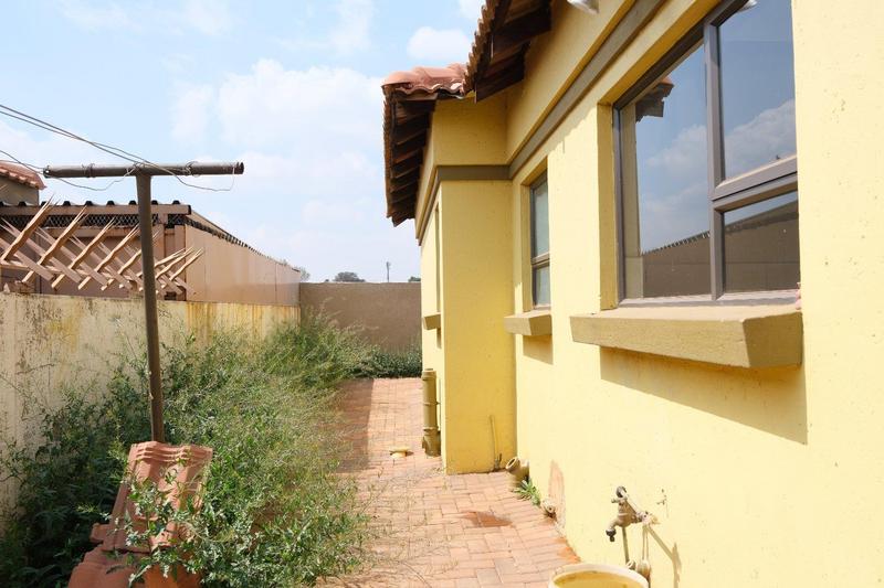 To Let 3 Bedroom Property for Rent in Dawn Park Gauteng