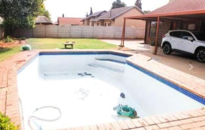 To Let 4 Bedroom Property for Rent in Dawn Park Gauteng