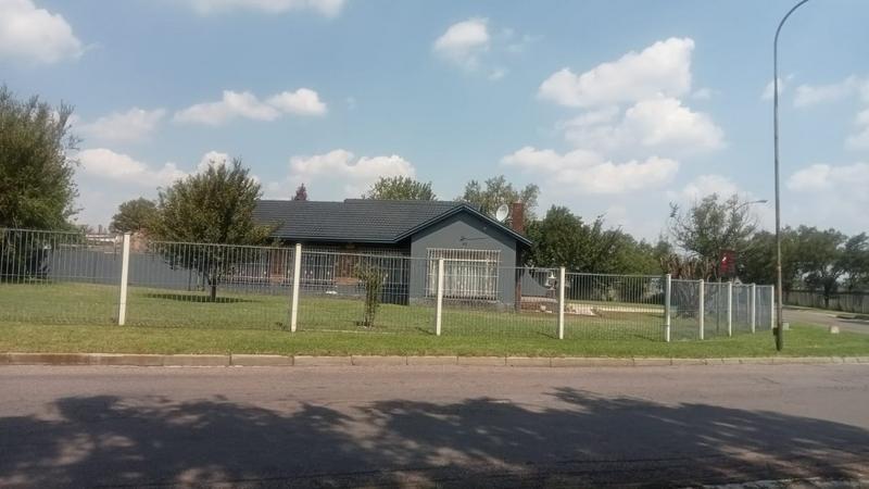 To Let 3 Bedroom Property for Rent in Elspark Gauteng