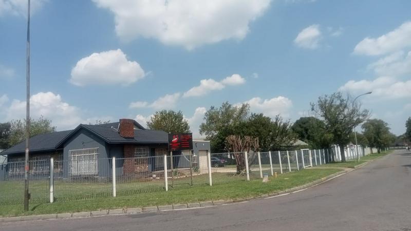 To Let 3 Bedroom Property for Rent in Elspark Gauteng