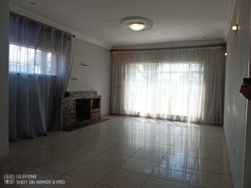 To Let 3 Bedroom Property for Rent in Elspark Gauteng