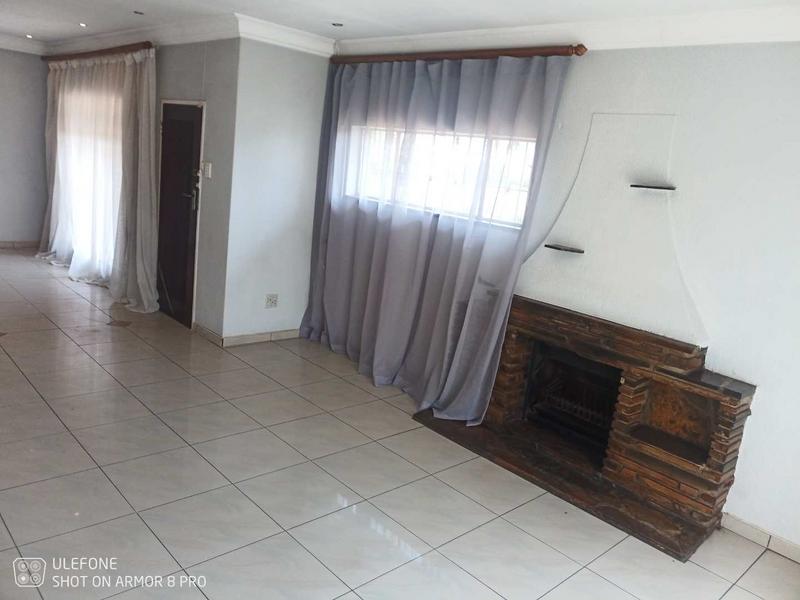 To Let 3 Bedroom Property for Rent in Elspark Gauteng