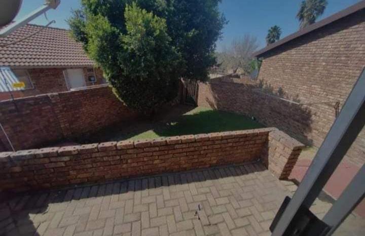 To Let 2 Bedroom Property for Rent in Birch Acres Gauteng