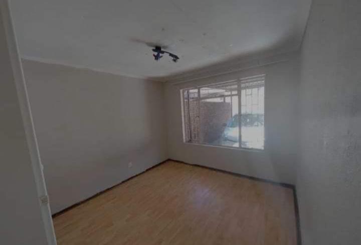 To Let 2 Bedroom Property for Rent in Birch Acres Gauteng