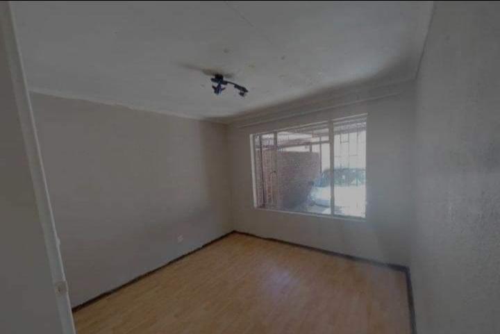 To Let 2 Bedroom Property for Rent in Birch Acres Gauteng