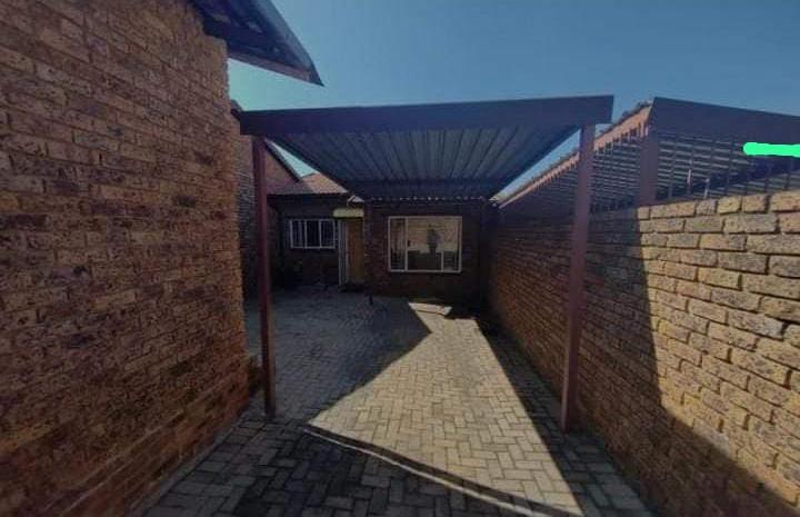 To Let 2 Bedroom Property for Rent in Birch Acres Gauteng