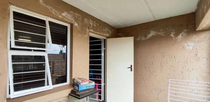2 Bedroom Property for Sale in Albertsdal Gauteng