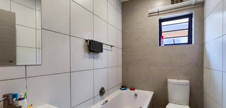 3 Bedroom Property for Sale in Albertsdal Gauteng