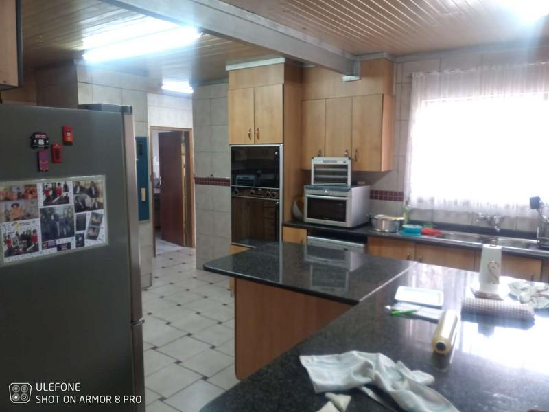 4 Bedroom Property for Sale in Mackenzie Park Gauteng
