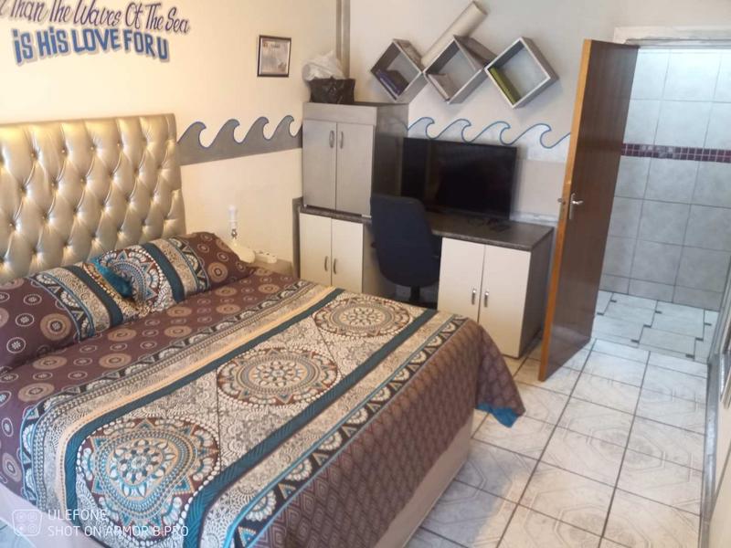 4 Bedroom Property for Sale in Mackenzie Park Gauteng