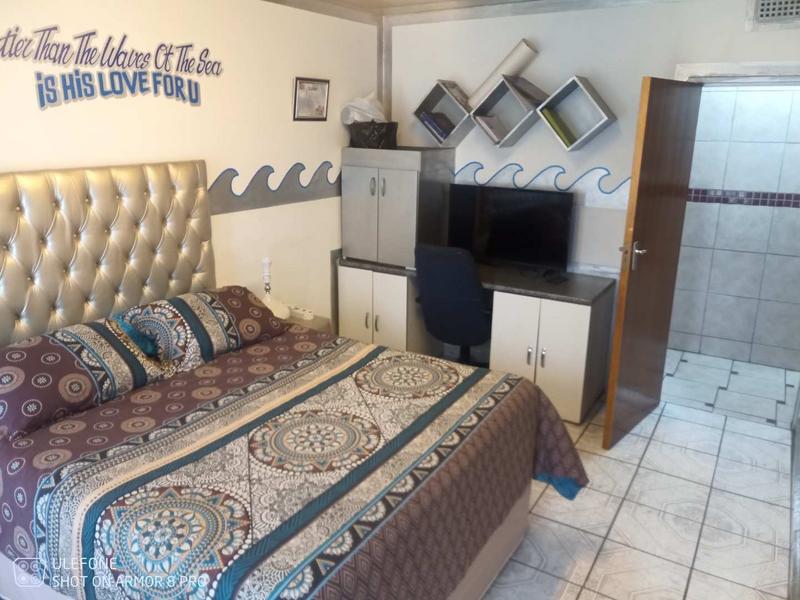 4 Bedroom Property for Sale in Mackenzie Park Gauteng