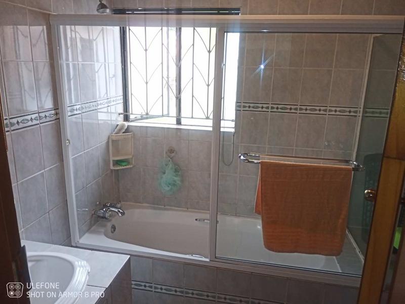 4 Bedroom Property for Sale in Mackenzie Park Gauteng