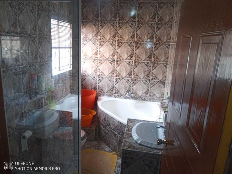 4 Bedroom Property for Sale in Mackenzie Park Gauteng