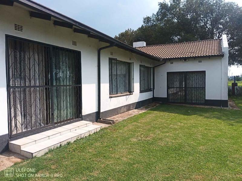 4 Bedroom Property for Sale in Mackenzie Park Gauteng