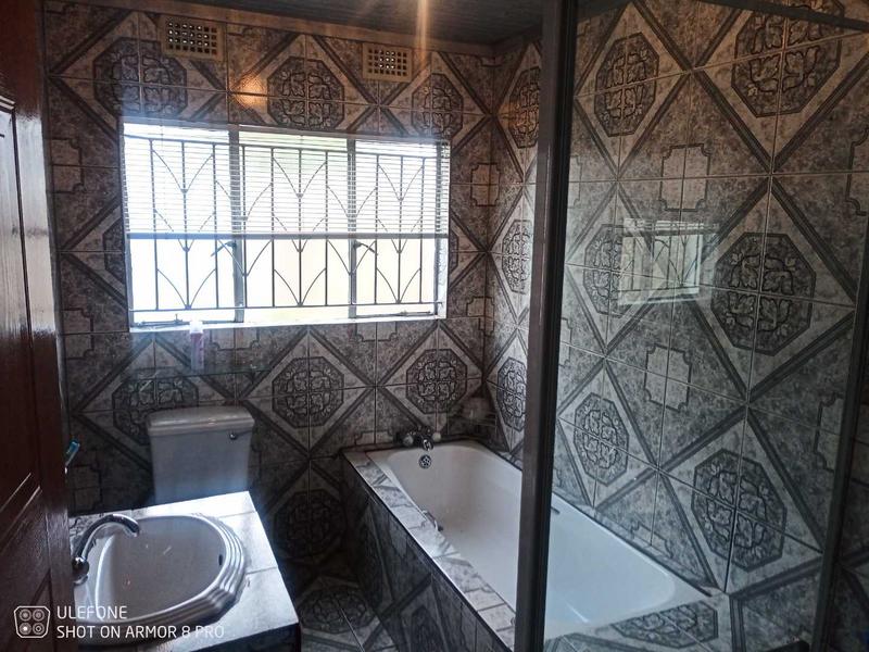 4 Bedroom Property for Sale in Mackenzie Park Gauteng