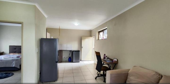 2 Bedroom Property for Sale in Norton Park Gauteng