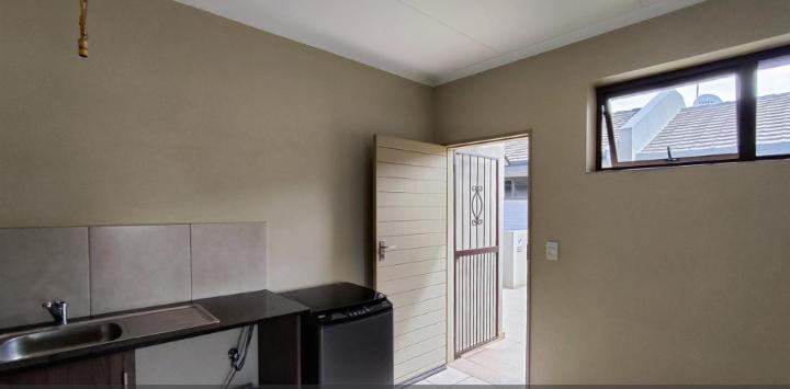 2 Bedroom Property for Sale in Norton Park Gauteng