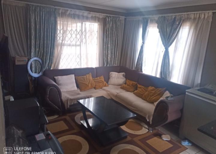 2 Bedroom Property for Sale in Dawn Park Gauteng