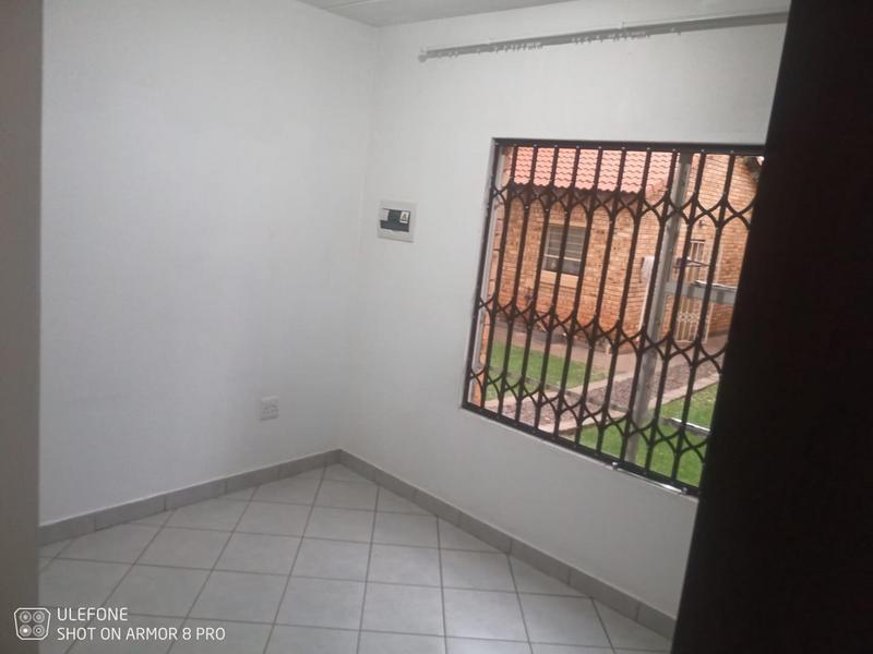 2 Bedroom Property for Sale in Dawn Park Gauteng