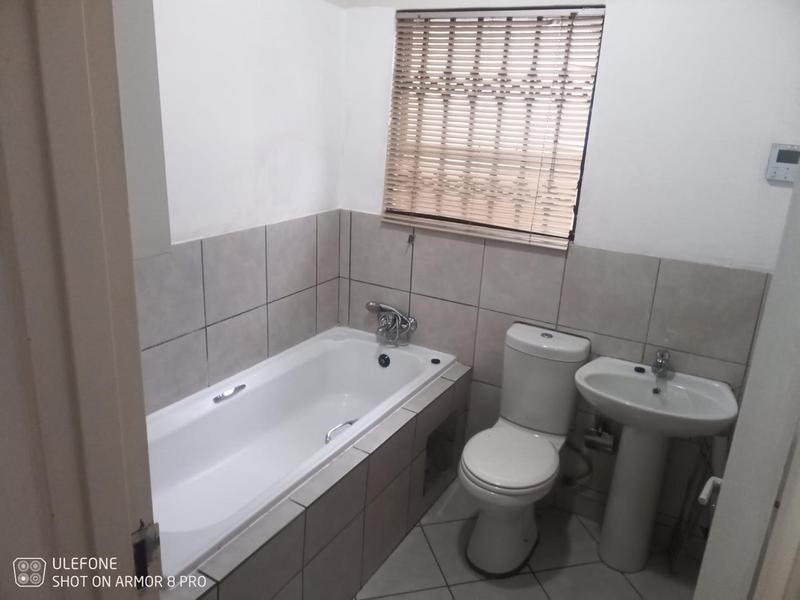 2 Bedroom Property for Sale in Dawn Park Gauteng