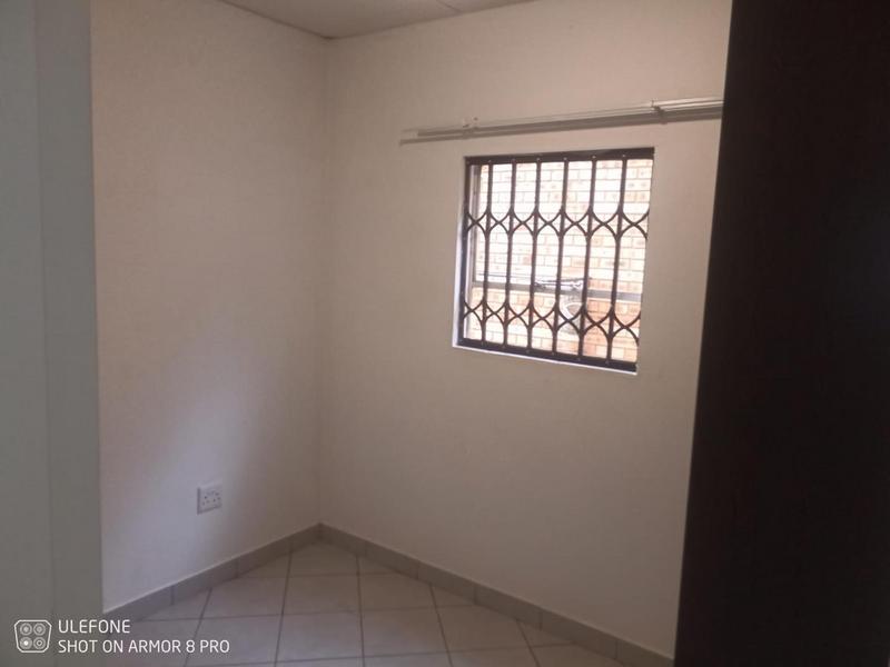 2 Bedroom Property for Sale in Dawn Park Gauteng