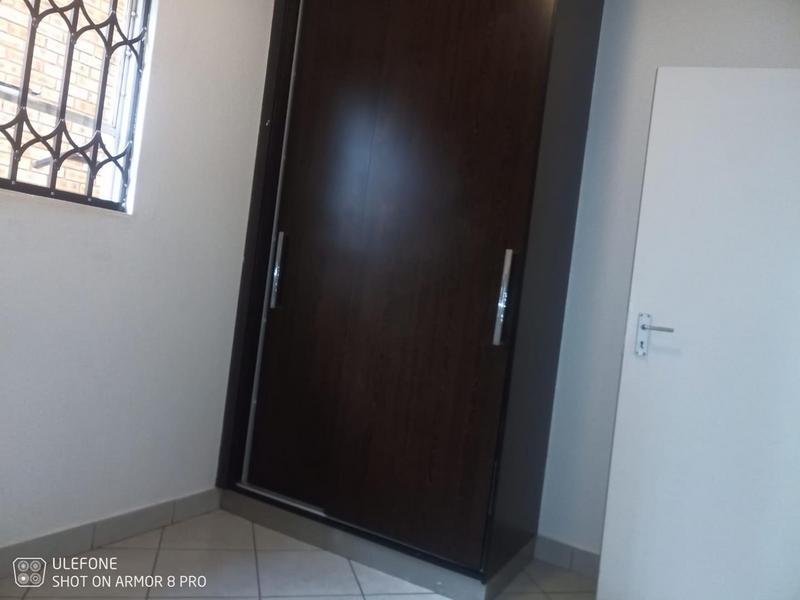2 Bedroom Property for Sale in Dawn Park Gauteng