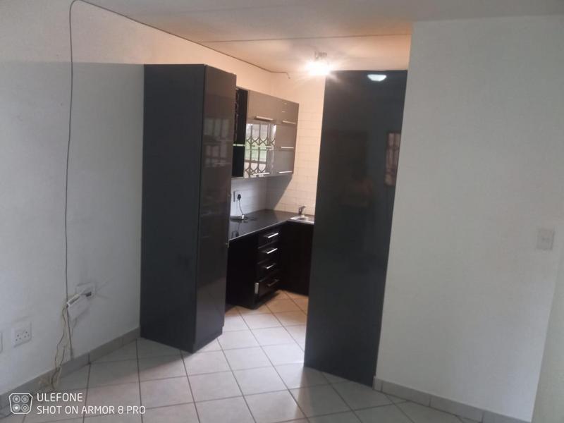 2 Bedroom Property for Sale in Dawn Park Gauteng
