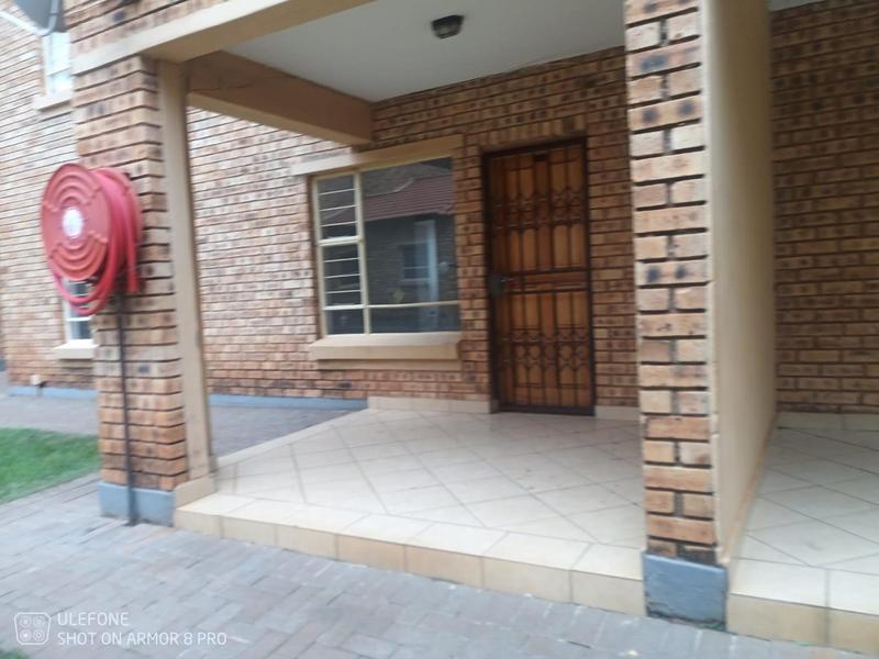 2 Bedroom Property for Sale in Dawn Park Gauteng