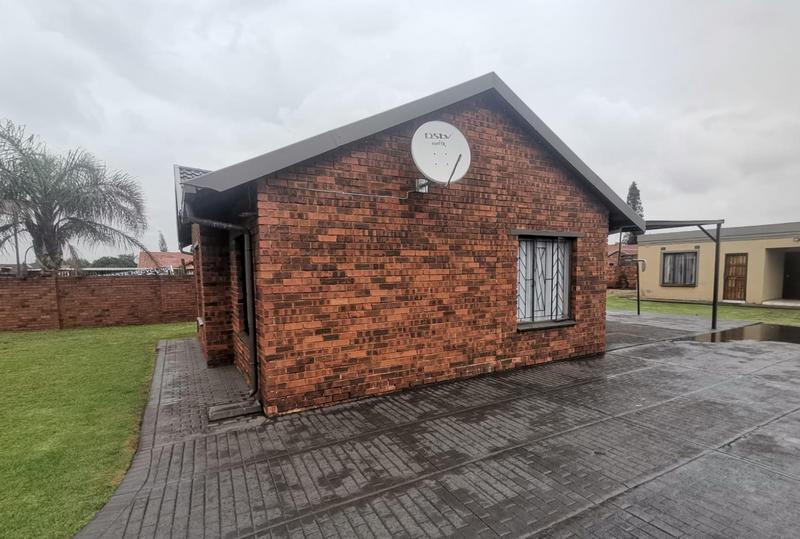2 Bedroom Property for Sale in Dawn Park Gauteng