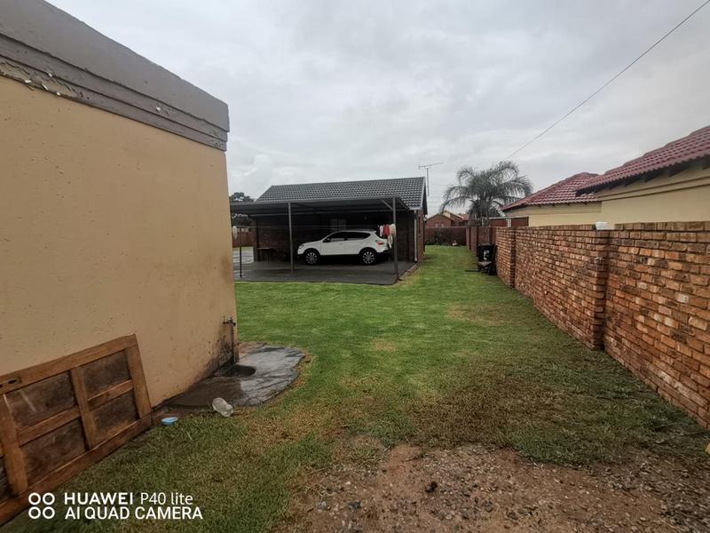 2 Bedroom Property for Sale in Dawn Park Gauteng