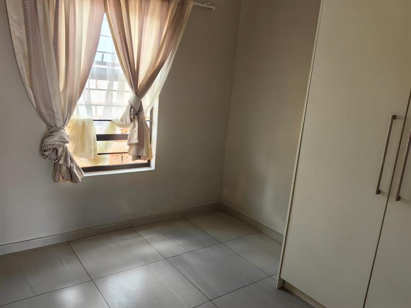 7 Bedroom Property for Sale in Dawn Park Gauteng
