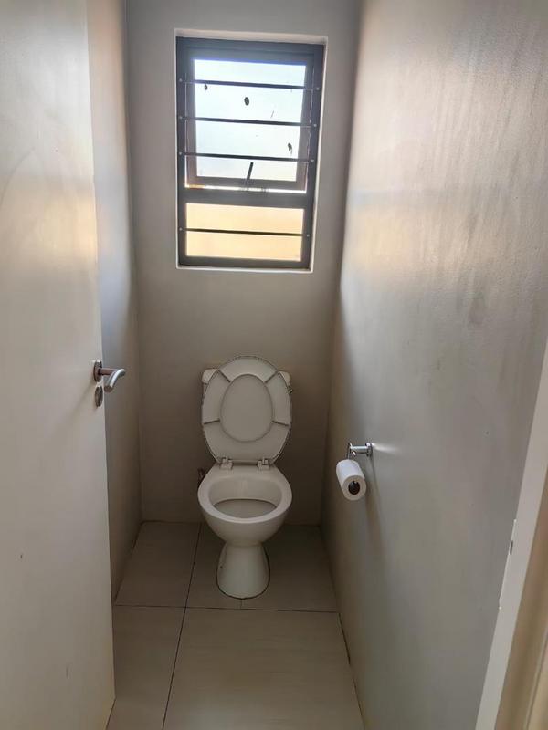 7 Bedroom Property for Sale in Dawn Park Gauteng