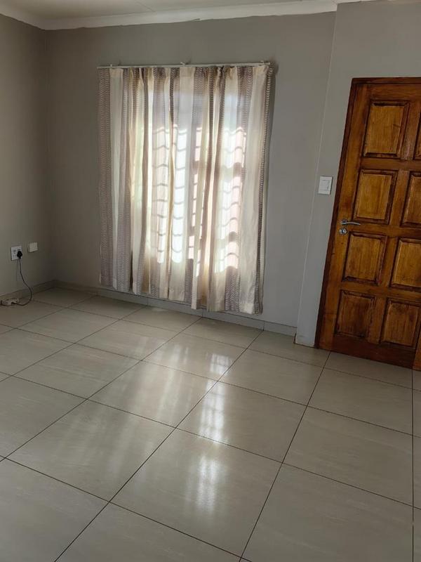 7 Bedroom Property for Sale in Dawn Park Gauteng