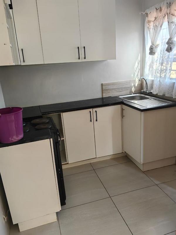 7 Bedroom Property for Sale in Dawn Park Gauteng