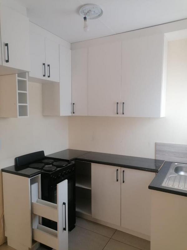 7 Bedroom Property for Sale in Dawn Park Gauteng
