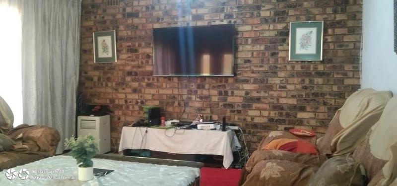3 Bedroom Property for Sale in Dawn Park Gauteng