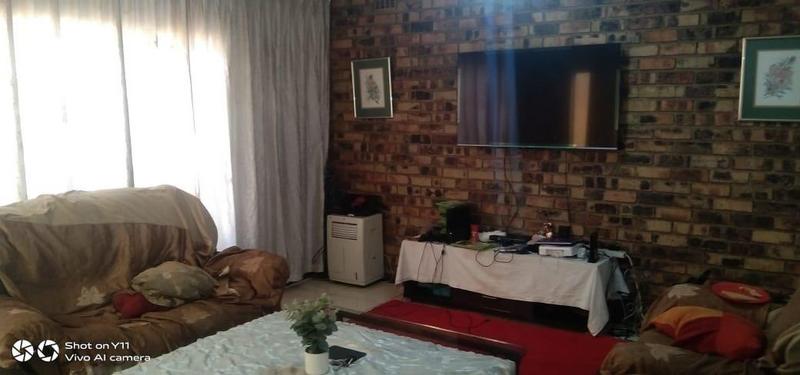 3 Bedroom Property for Sale in Dawn Park Gauteng