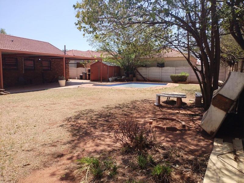 3 Bedroom Property for Sale in Dawn Park Gauteng
