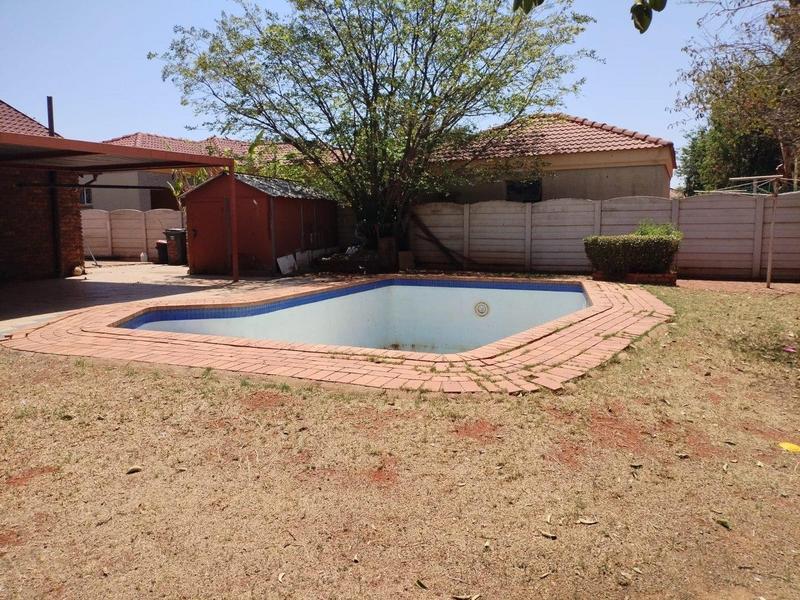 3 Bedroom Property for Sale in Dawn Park Gauteng