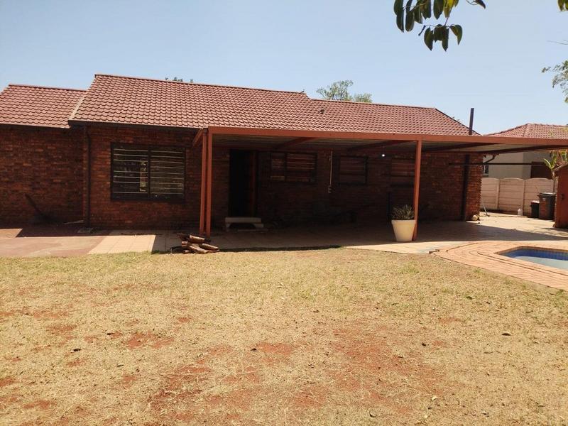 3 Bedroom Property for Sale in Dawn Park Gauteng