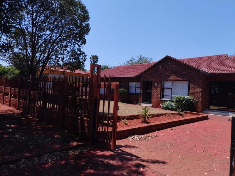 3 Bedroom Property for Sale in Dawn Park Gauteng