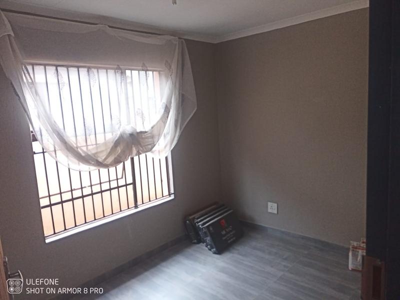 3 Bedroom Property for Sale in Dawn Park Gauteng